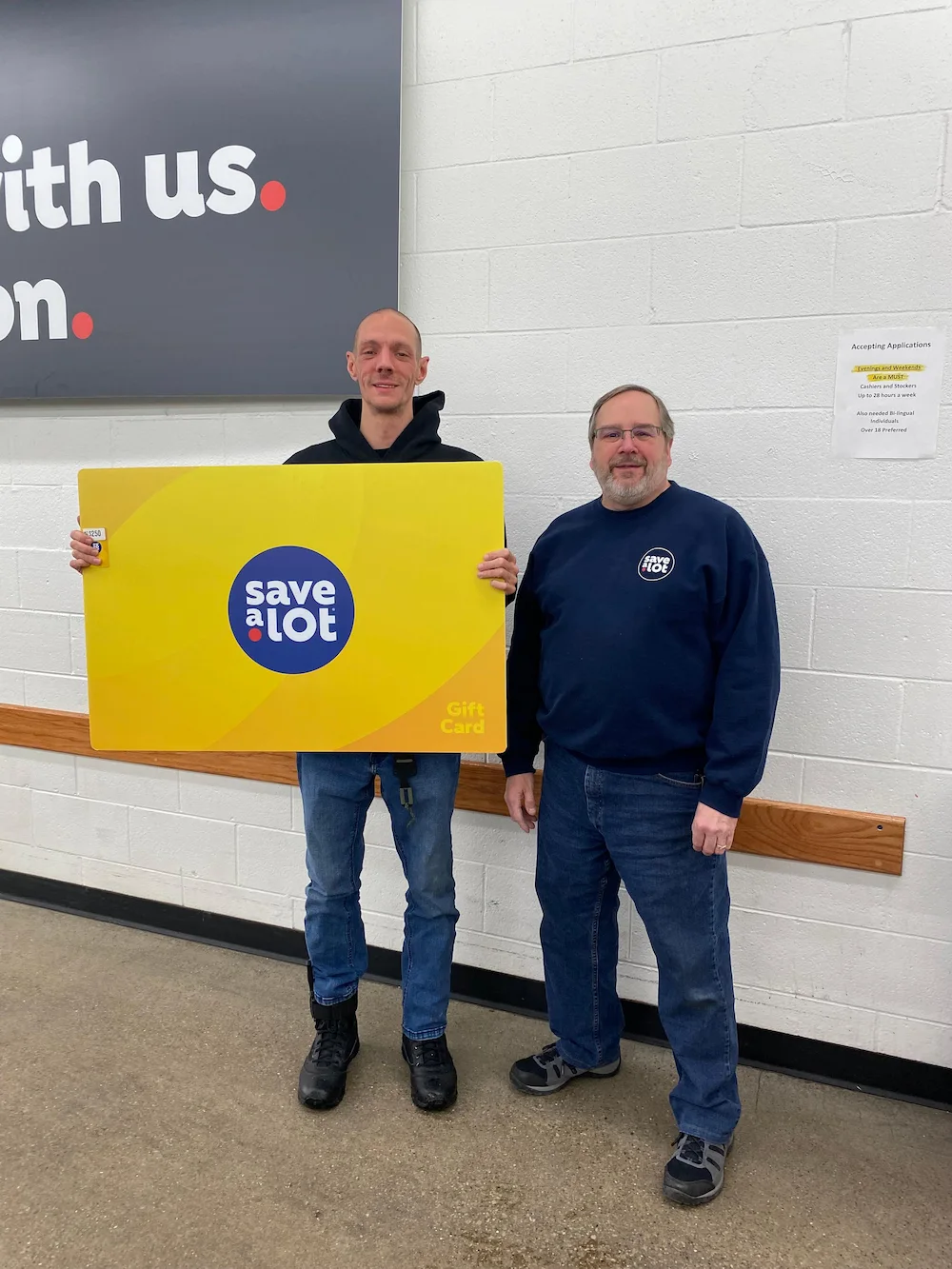 Roselawn, IN
Thomas Trzepacz, winner, Save A Lot Store Manager Joe Davis