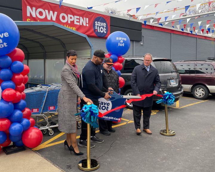 Ribbon cutting at Save A Lot West Lawn Chicago location