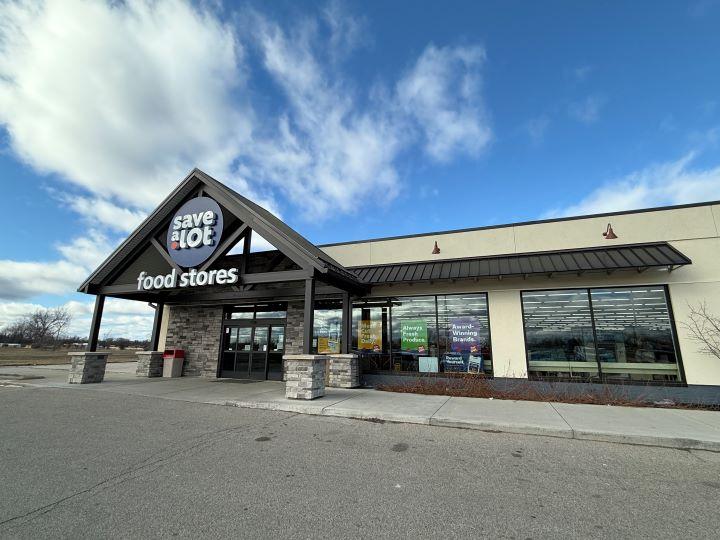 Save a Lot Saginaw new store opening building exterior