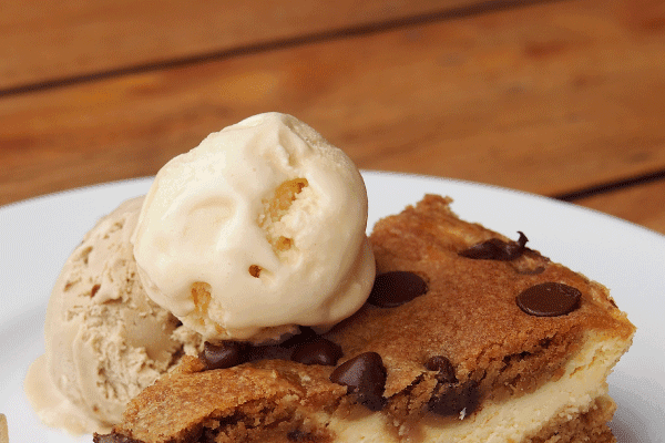 Chocolate Chip Cookies & Cream Cheesecake
