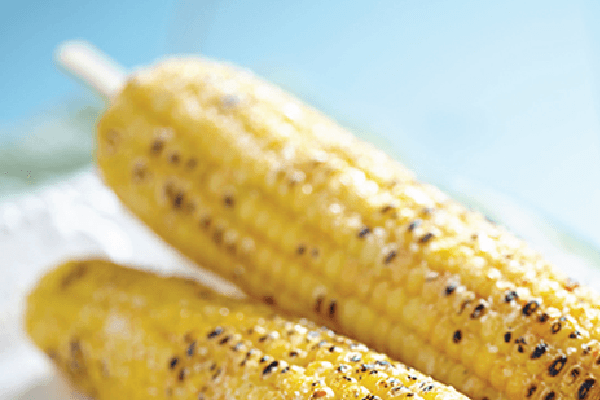 Grilled Corn with Garlic Mayo & Cheese