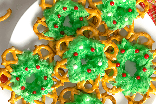 Pretzel Reindeer & Wreaths
