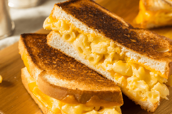 Bacon Mac & Cheese Grilled Cheese