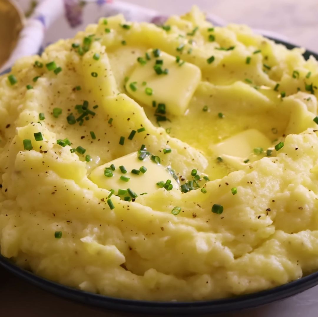 Loaded Garlic Mashed Potatoes